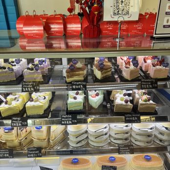 Bakery 1908 - cake slices - Bakeries Near Me - Orlando, Florida