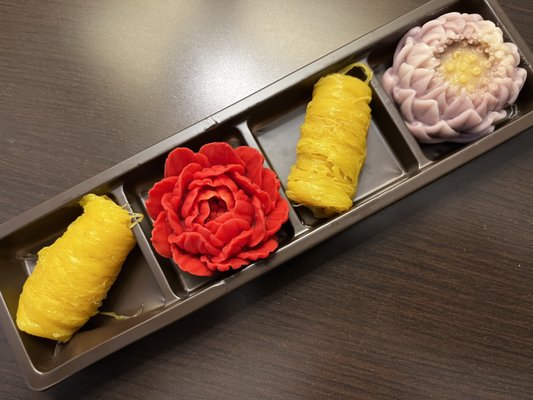 Patchmon's Thai Desserts & More by null