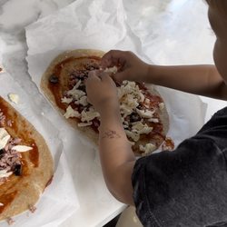 Queen of Crusts - Pizza kit for four!