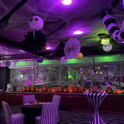 Rivers Club - Bar and lounge area