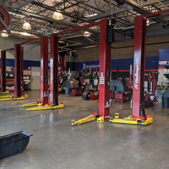 Costco - Clean and organized tire center garage. - Wholesale Stores Near Me - Everett, Washington