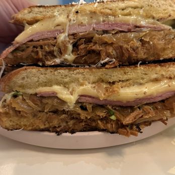 Joliet Restaurant and Bar - Cubano - Cafes Near Me - Playa Vista, California