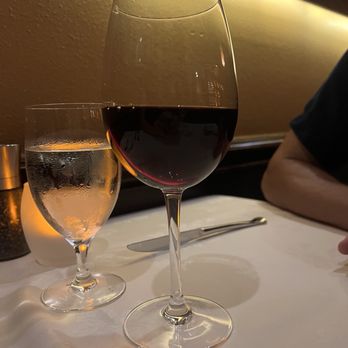 Jack's Place Restaurant & Lounge - Rodney Strong - Pinot Noir - American Near Me - Orlando, Florida Jack's Place Restaurant & Lounge - Rodney Strong - Pinot Noir - American Near Me - Orlando, Florida