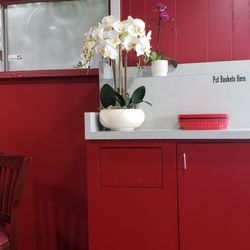 Red Rock Subs - Very clean restaurant