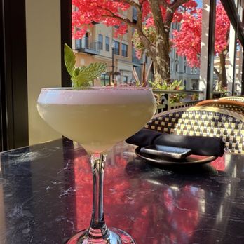 Hanami Sushi & Sake Bar - Sushi Bars Near Me - Carmel, Indiana