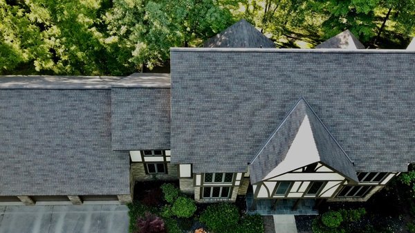 Priority Roofing Logo