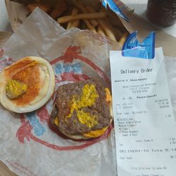 Wendy's - There's no bacon !!!!!! :[