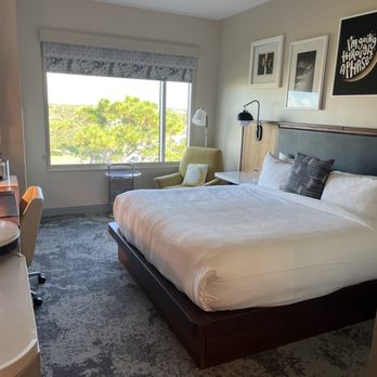 Celeste Hotel - King room - Hotels Near Me - Orlando, Florida