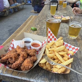 Mad Oak - Beer and food - Bars Near Me - Oakland, California