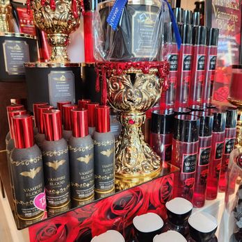 Bath & Body Works - Halloween arriving this week :) - Perfume Near Me - Gaithersburg, Maryland Bath & Body Works - Halloween arriving this week :) - Perfume Near Me - Gaithersburg, Maryland