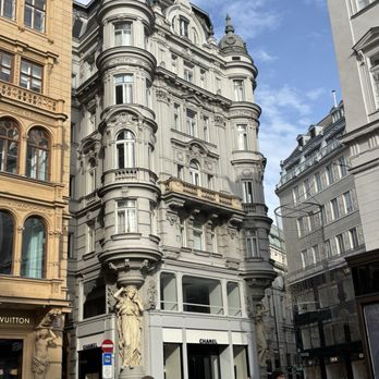 Graben - Local Flavor Near Me - Vienna, 9