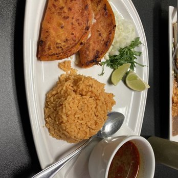 La Perla Tapatia - Birria Tacos (Easton Restaurant Week) - Mexican Near Me - Easton, Pennsylvania La Perla Tapatia - Birria Tacos (Easton Restaurant Week) - Mexican Near Me - Easton, Pennsylvania