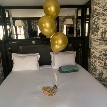 Hotel de Jobo - My surprise birthday balloons and truffles!!! Merci!! - Hotels Near Me - Paris, 75