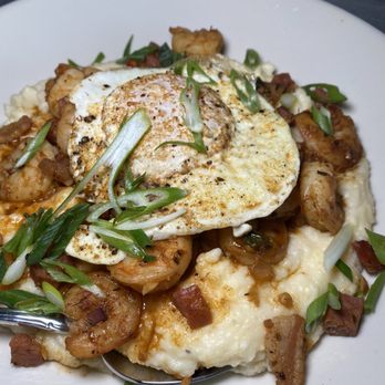 The Whale Chicago - Shrimp & Grits - New American Near Me - Chicago, Illinois The Whale Chicago - Shrimp & Grits - New American Near Me - Chicago, Illinois