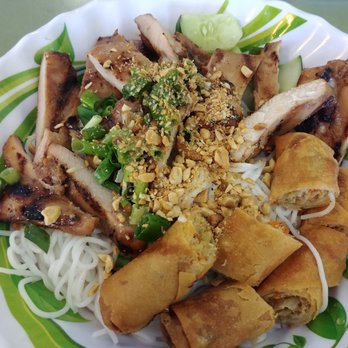 Pho Nam - 36. BBQ Chicken w/Spring Rolls over Rice Noodle - Vietnamese Near Me - Honolulu, Hawaii
