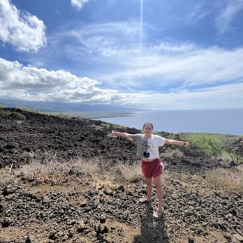 Captain Cook Monument - Landmarks & Historical Buildings Near Me - Captain Cook, Hawaii