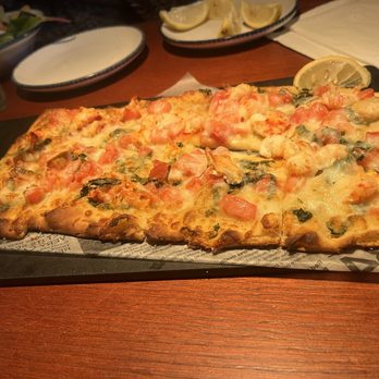 Red Lobster - Lobster Flatbread - Seafood Near Me - Fairview Heights, Illinois Red Lobster - Lobster Flatbread - Seafood Near Me - Fairview Heights, Illinois