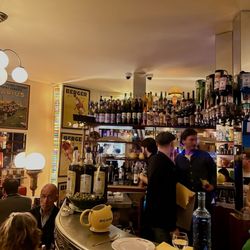 Chez Janou - Bar vibe