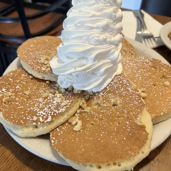 Eggs 'n Things - Whipped Macadamia Nut pancake - Breakfast & Brunch Near Me - Honolulu, Hawaii Eggs 'n Things - Whipped Macadamia Nut pancake - Breakfast & Brunch Near Me - Honolulu, Hawaii