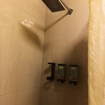 Best Western Amador Inn - Rain shower head, not fantastic water pressure but it worked and was clean. Comes with shampoo and conditioner - did not use them. - Hotels Near Me - Jackson, California