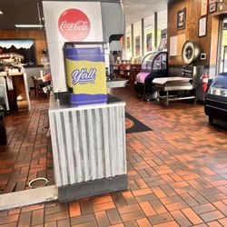 Golden Rule Bar-B-Q and Grill - Irondale - Inside
