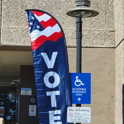County of Santa Clara Registrar of Voters - This is a b8g campus so vlear exterior s8gns helps with fibd8ng oarking