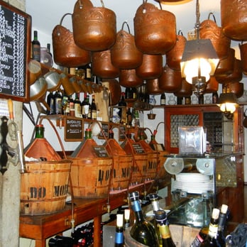Venice Urban Adventures - Another cute local bar where we stopped for food and wine. - Tours Near Me - Venezia, VE