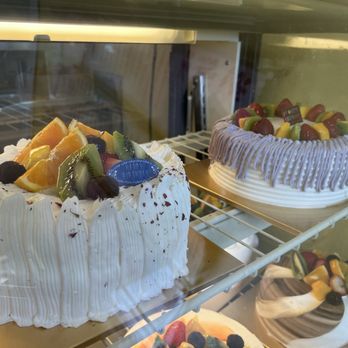 Ni Ni Bakery - Desserts Near Me - Diamond Bar, California