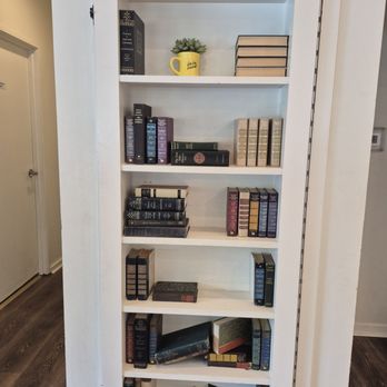 La La Land - Actually books. I flipped through one while waiting - Coffee & Tea Near Me - Dallas, Texas La La Land - Actually books. I flipped through one while waiting - Coffee & Tea Near Me - Dallas, Texas