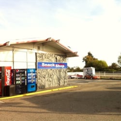 Risdon's 76 Service & Carwash