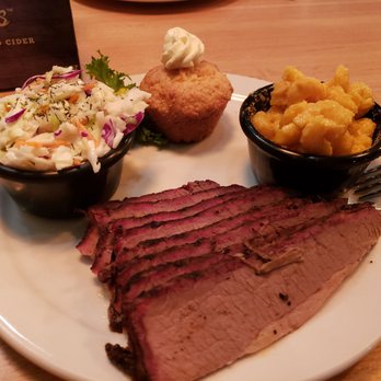 Double B's BBQ - Brisket platter - Barbeque Near Me - West Allis, Wisconsin