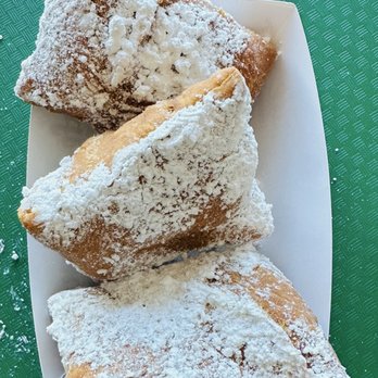 Cafe Du Monde - Beignet - Coffee & Tea Near Me - New Orleans, Louisiana Cafe Du Monde - Beignet - Coffee & Tea Near Me - New Orleans, Louisiana