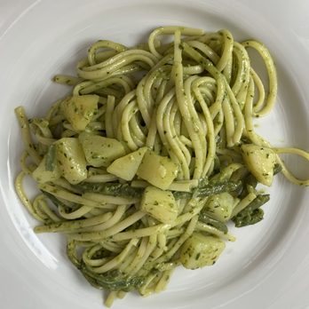 Cecio - pesto pasta - Italian Near Me - Corniglia, SP