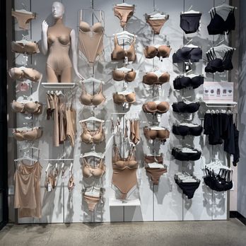 Calzedonia - Accessories Near Me - New York, New York Calzedonia - Accessories Near Me - New York, New York
