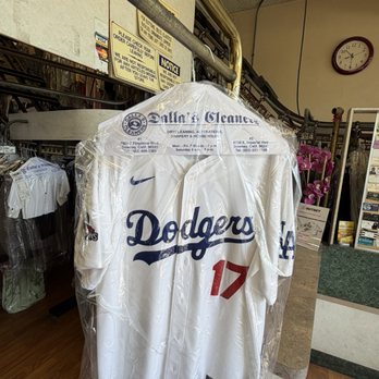 Dalla's Same Day Cleaners & Expert Alterations - Sewing & Alterations Near Me - Downey, California