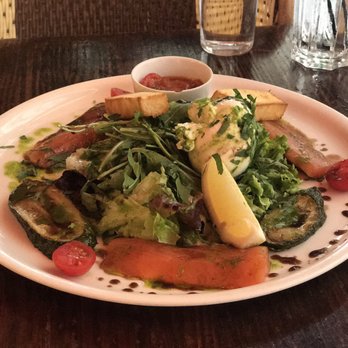 Lézard Café - Salad with burrata, bread, zucchini, salmon, tomato. - Cafes Near Me - Paris, 75 Lézard Café - Salad with burrata, bread, zucchini, salmon, tomato. - Cafes Near Me - Paris, 75