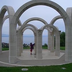 Fontaine de Publier - Surplombant le lac, la fontaine