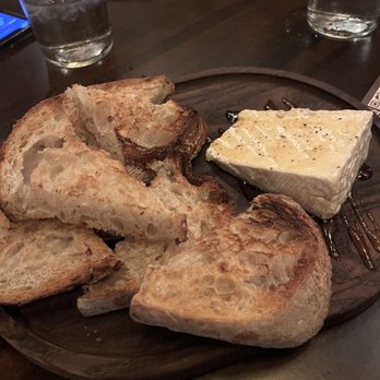 Armitage Alehouse - Délice de Bourgogne & Truffle Honey - Pubs Near Me - Chicago, Illinois