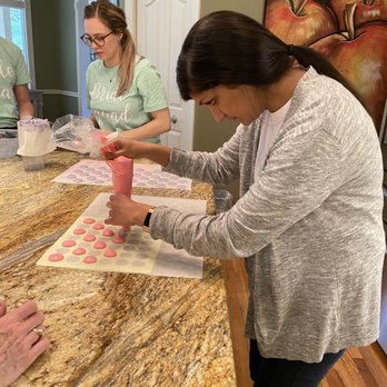 Eat The Art - Squeezing out the macaron dough - Custom Cakes Near Me Eat The Art - Squeezing out the macaron dough - Custom Cakes Near Me
