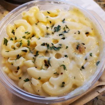 Wings on Wheels - Mac and cheese. Real cheese. Yum - Chicken Wings Near Me - Fairfield, California