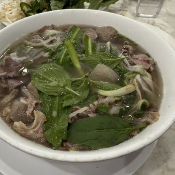 Pho Que Huong - Combination pho (large) - Vietnamese Near Me - Honolulu, Hawaii