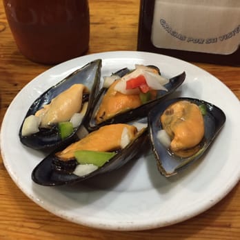 Sidrería Alareira - Complimentary mussels to go with wine - Tapas/Small Plates Near Me - Madrid, M