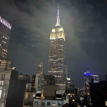 Archer Hotel New York - The Empire State Building pic from the Skyroof bar - Hotels Near Me - New York, New York Archer Hotel New York - The Empire State Building pic from the Skyroof bar - Hotels Near Me - New York, New York
