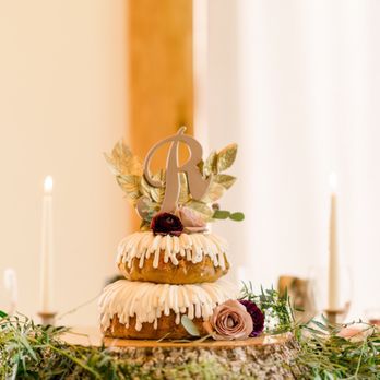 Little Green House Florist - Cake flowers - Florists Near Me - Big Bear Lake, California