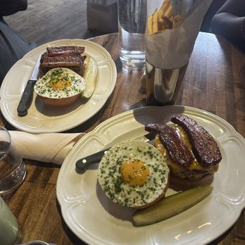 Au Cheval - Classic Au Cheval Double Cheeseburger - Burgers Near Me - New York, New York Au Cheval - Classic Au Cheval Double Cheeseburger - Burgers Near Me - New York, New York