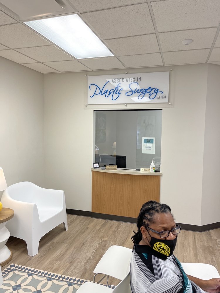 ASSOCIATES IN PLASTIC SURGERY JOHN A. DEAN, MD, F.A.C.S Updated June