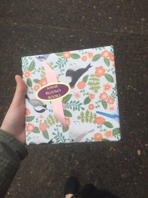 Annie Bloom's Books by null
