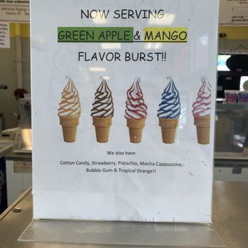 Banana Splitz - Soft serve flavors - Ice Cream & Frozen Yogurt Near Me - Saugus, Massachusetts Banana Splitz - Soft serve flavors - Ice Cream & Frozen Yogurt Near Me - Saugus, Massachusetts