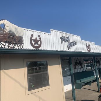 Roadhouse Family Diner - Outside of establishment - Diners Near Me - Paris, Texas