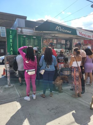 Derek food truck by null